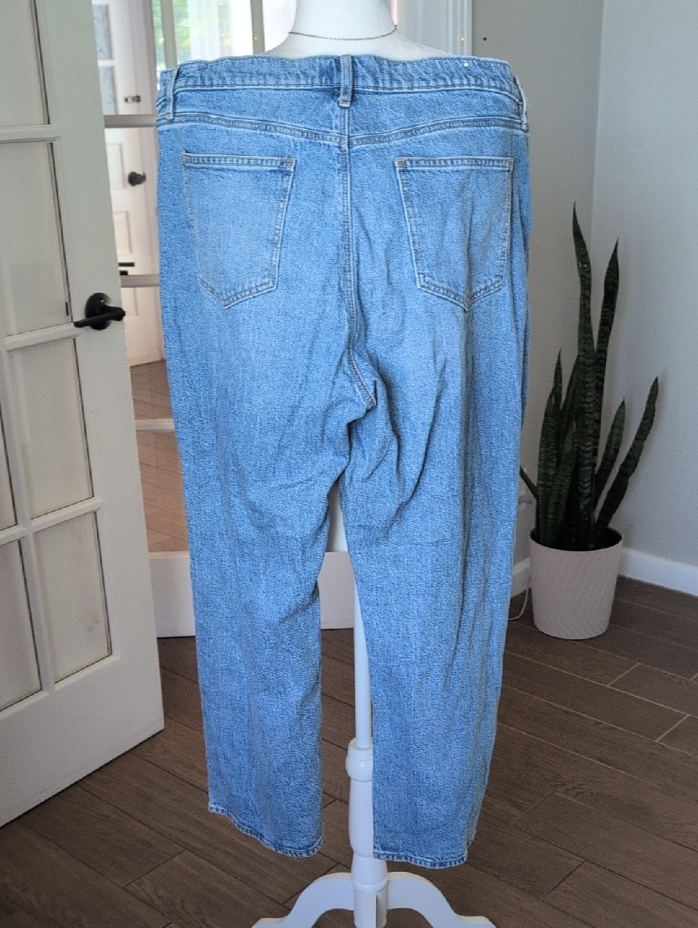 Ann Taylor Light Blue Nude Rise Straight-Leg Jeans 18 - Picture 2 of 7